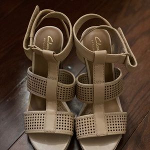 Nude comfortable heel